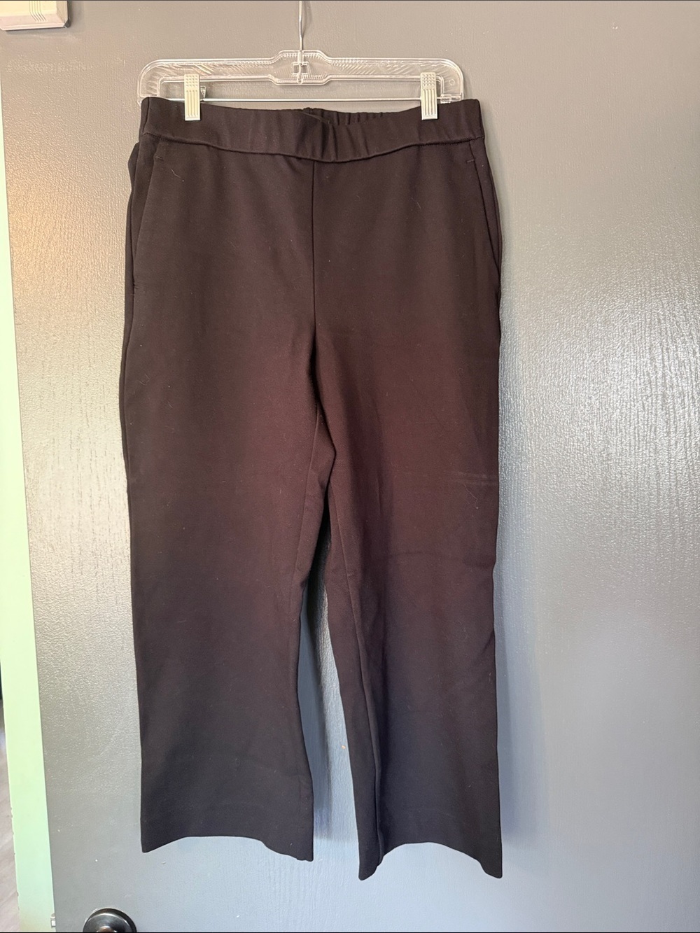 Ann Taylor Black Capris Pants